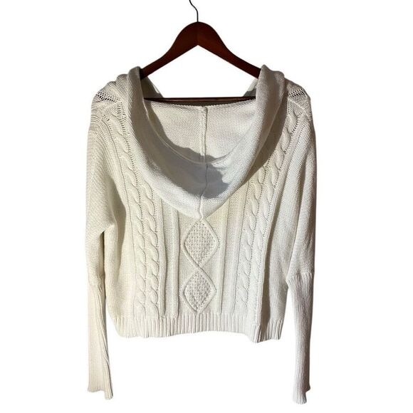 Olivaceous Hooded Cableknit Sweater. Small White. Cropped, oversize. 100% cotton - Picture 12 of 16